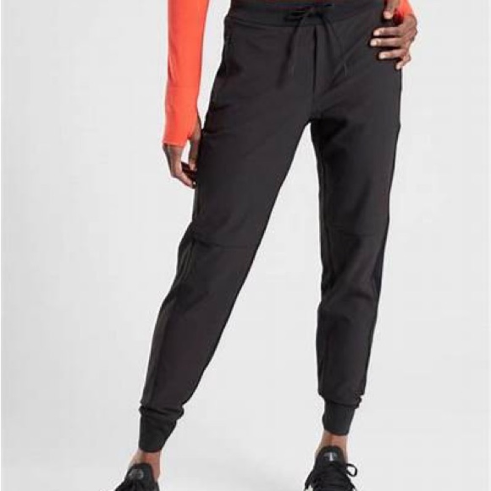 NWT Athleta Headlands Hybrid Trek Joggers in black.